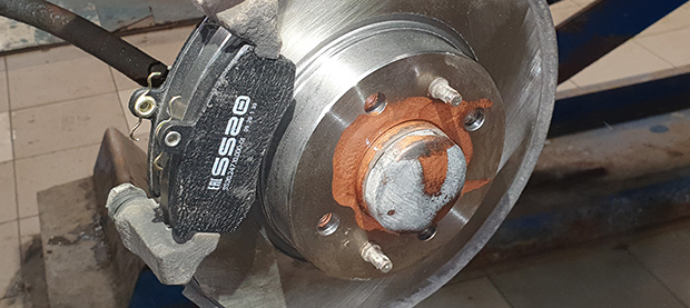 Как заменить тормозные колодки на ВАЗ 2108-2110, Kalina, Priora, Granta?