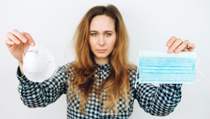 Почему после маски для лица жжет и щиплет